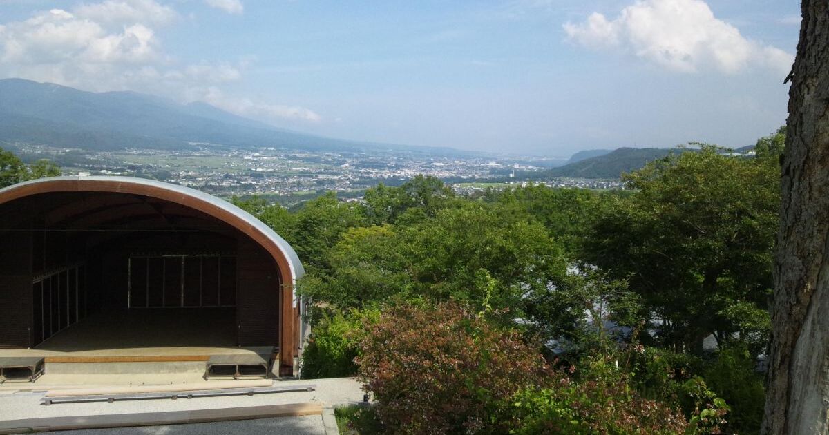 上田市生田、信州国際音楽村から見える上田の風景