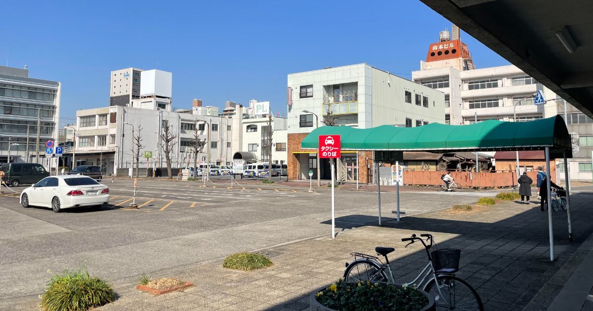 四日市市本町、JR関西本線、四日市駅の駅前風景