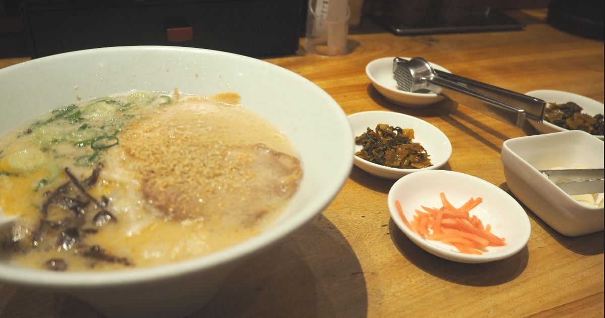 福岡市中央区大名で1985年に創業した一風堂のラーメン(白丸元味)