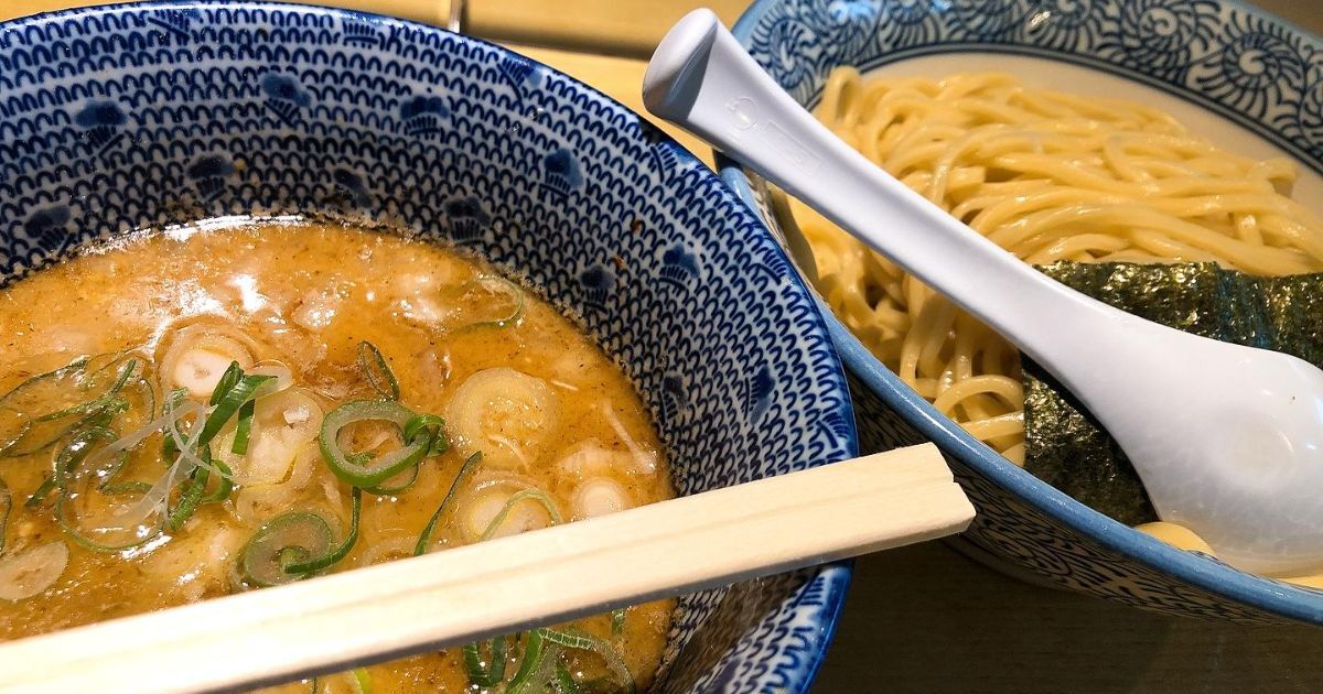 福岡市中央区平尾、博多でつけ麺を広めた先駆け店の1つと言われる、中華そば まるげん
