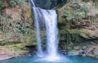 玖珠町山浦、大蛇伝説が残り、幻想的なライトアップも行われる地元の名瀑、慈恩の滝