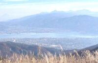 岡谷市と塩尻市にまたがる高ボッチ高原から見おろす諏訪湖の風景